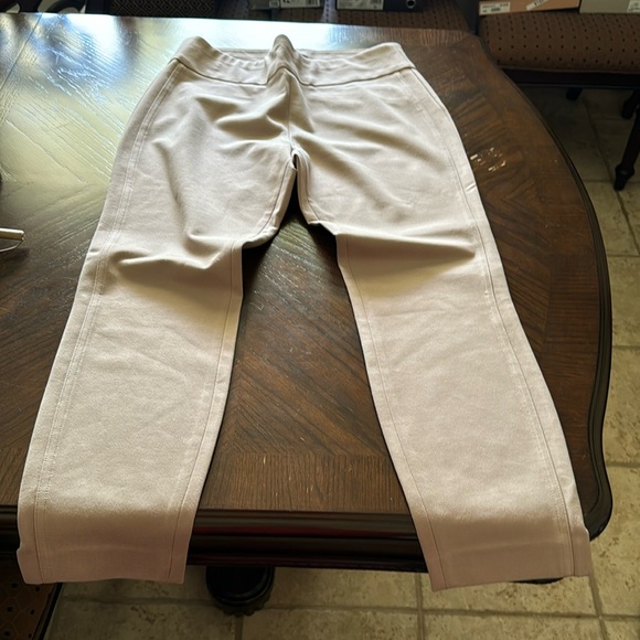Express khaki pull on skinny ankle. Size large. - Picture 1 of 4